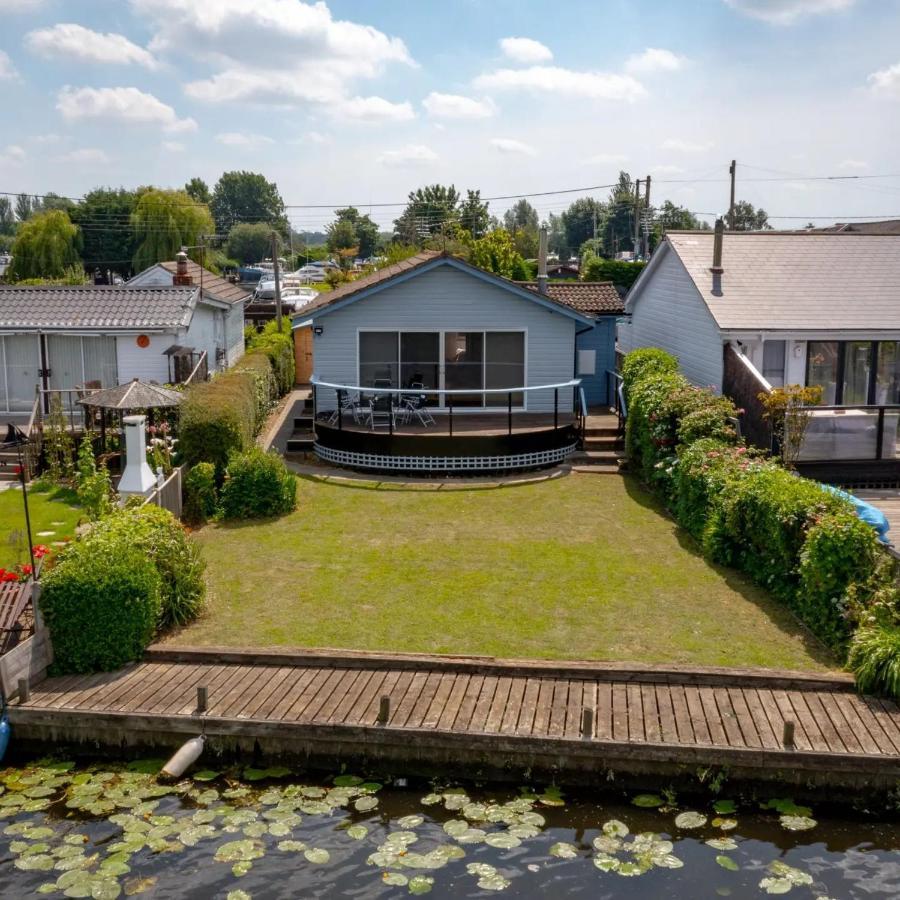 River View - Norfolk Broads Brundall エクステリア 写真