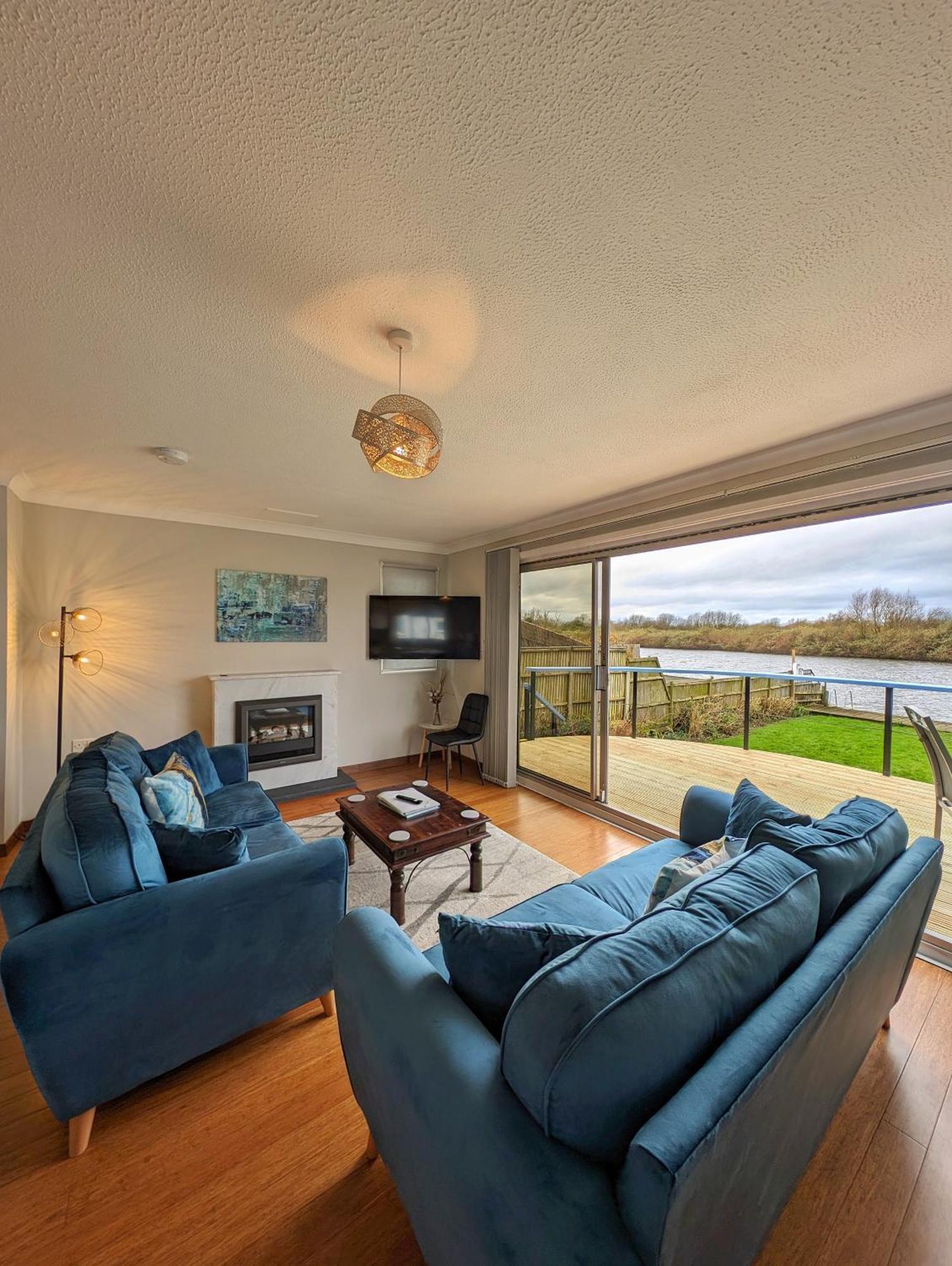 River View - Norfolk Broads Brundall エクステリア 写真