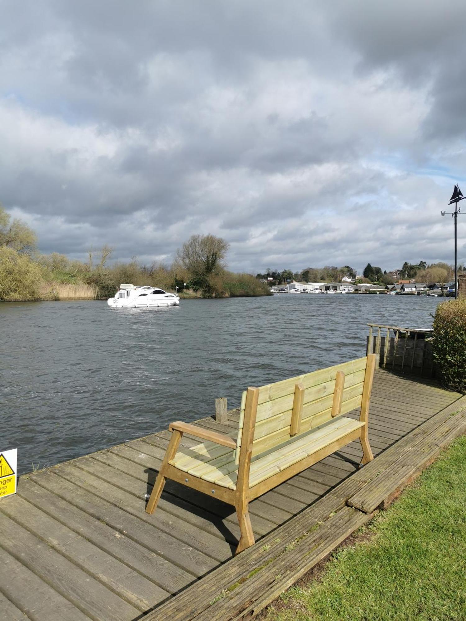 River View - Norfolk Broads Brundall エクステリア 写真