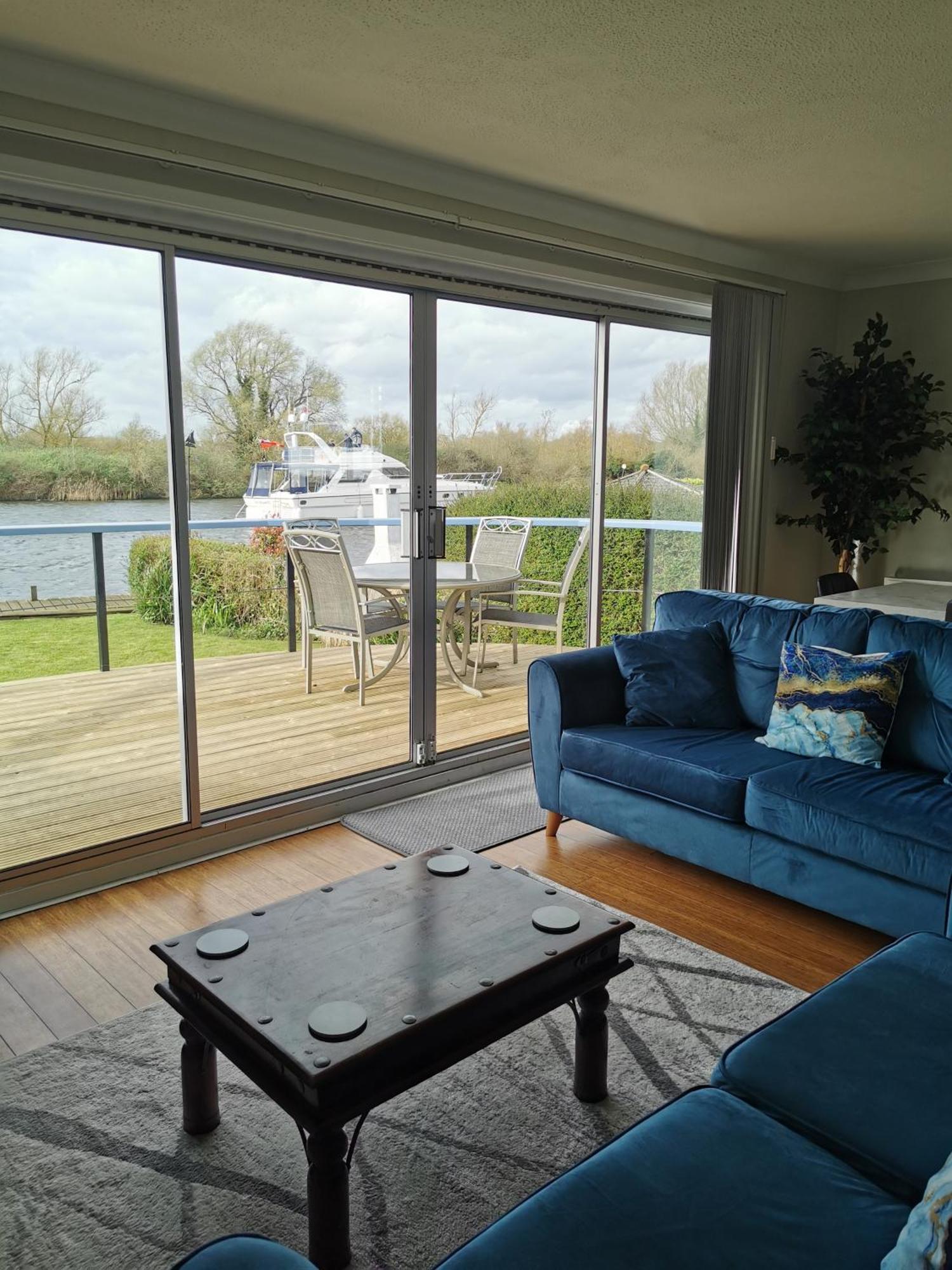 River View - Norfolk Broads Brundall エクステリア 写真