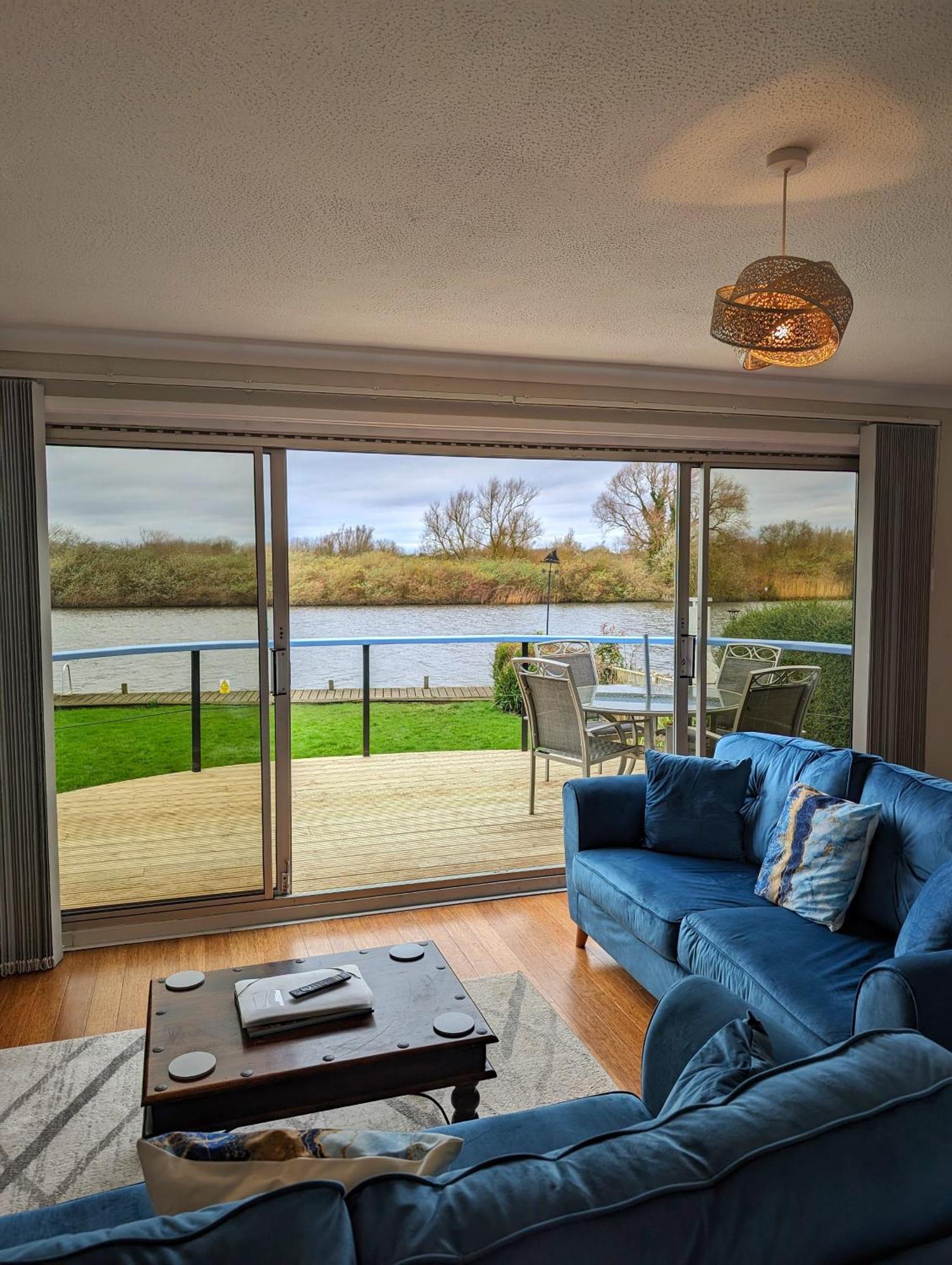 River View - Norfolk Broads Brundall エクステリア 写真